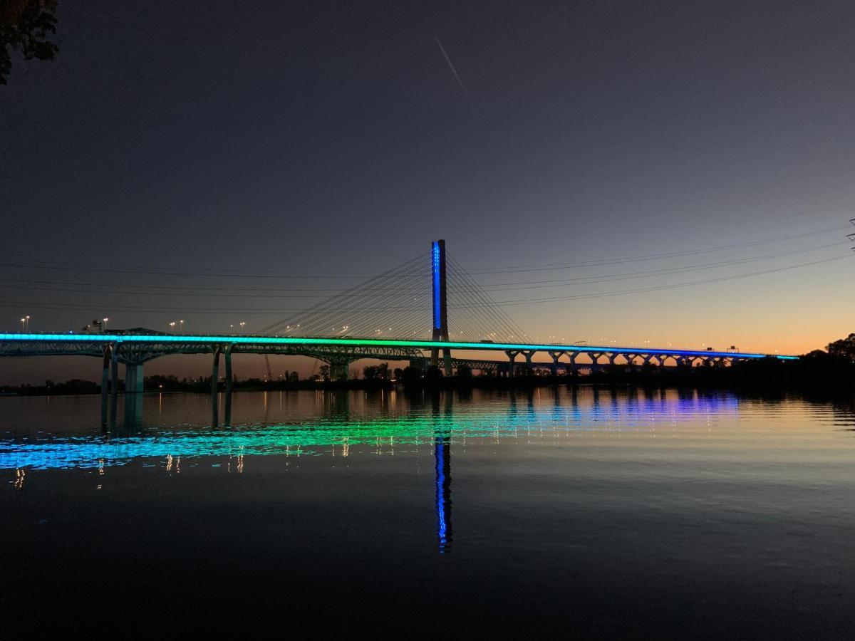 Motel Du Fleuve Brossard Luaran gambar