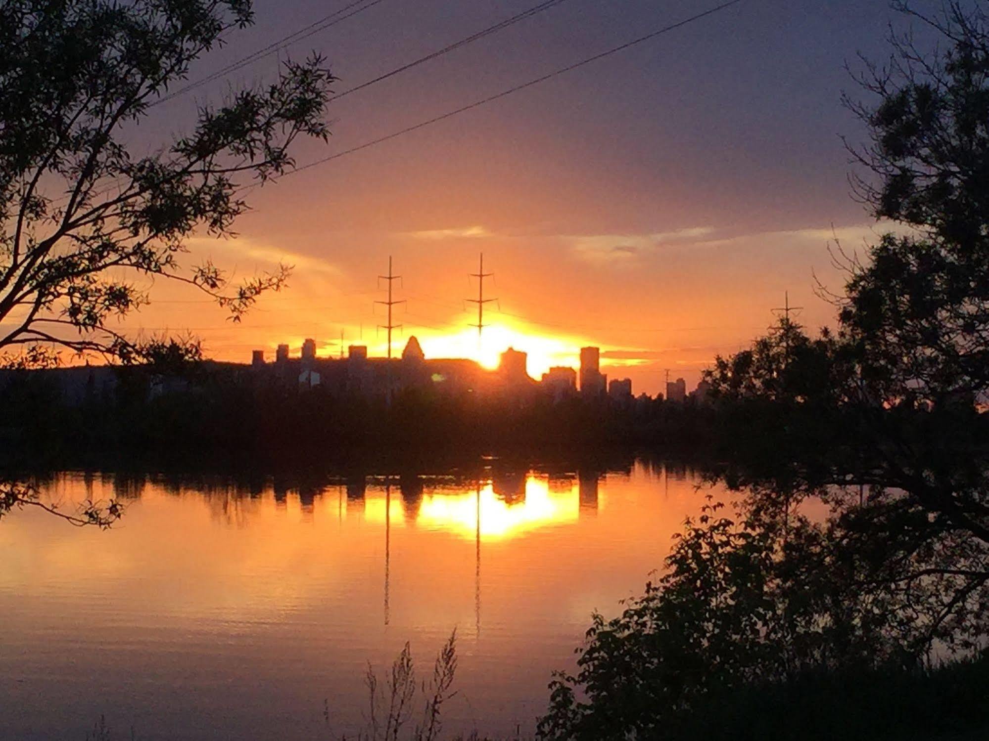 Motel Du Fleuve Brossard Luaran gambar