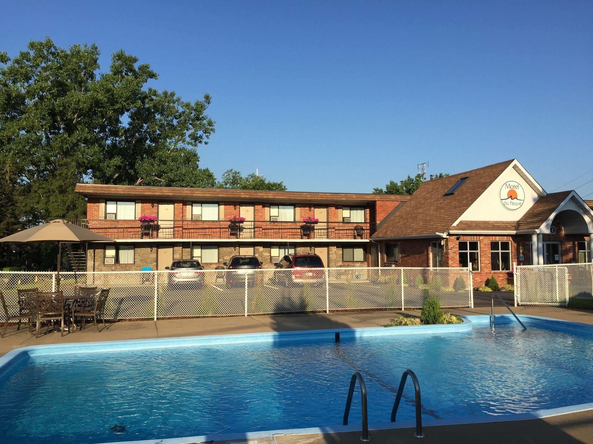 Motel Du Fleuve Brossard Luaran gambar