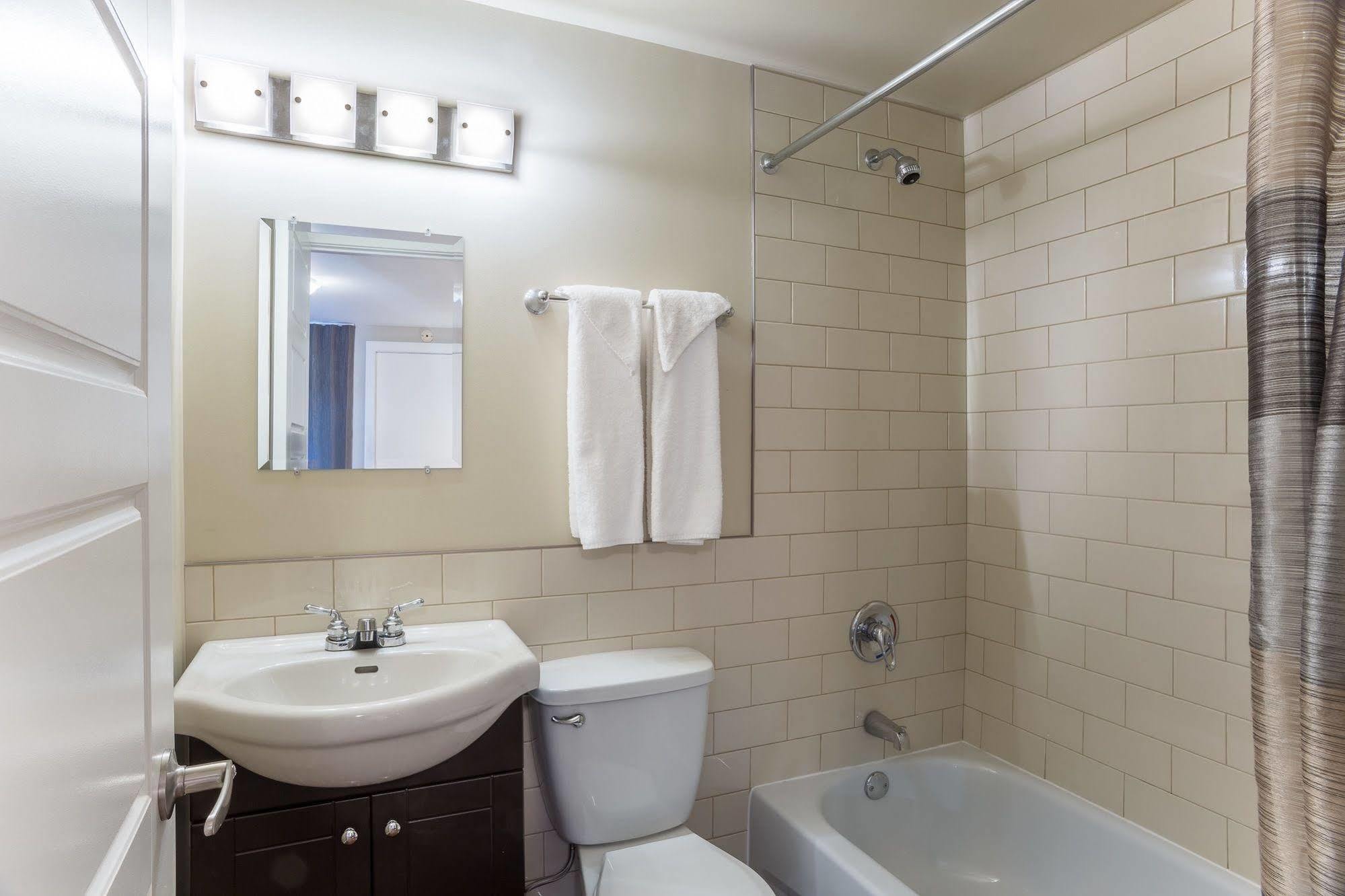 Motel Du Fleuve Brossard Luaran gambar
